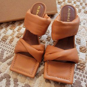 Never Worn Sandal Heel